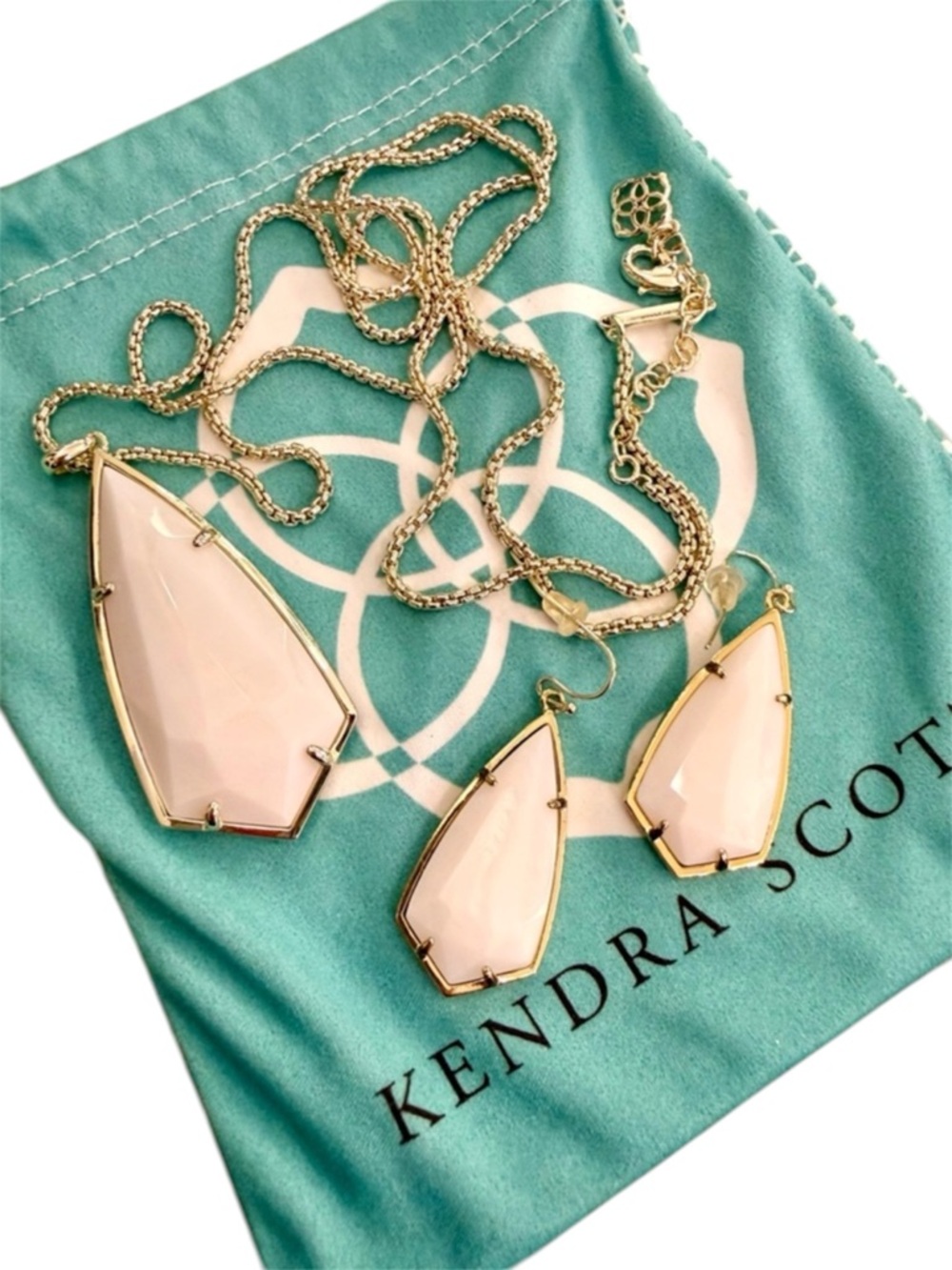 Kendra Scott Carla & Carole white pearl necklace & earring set